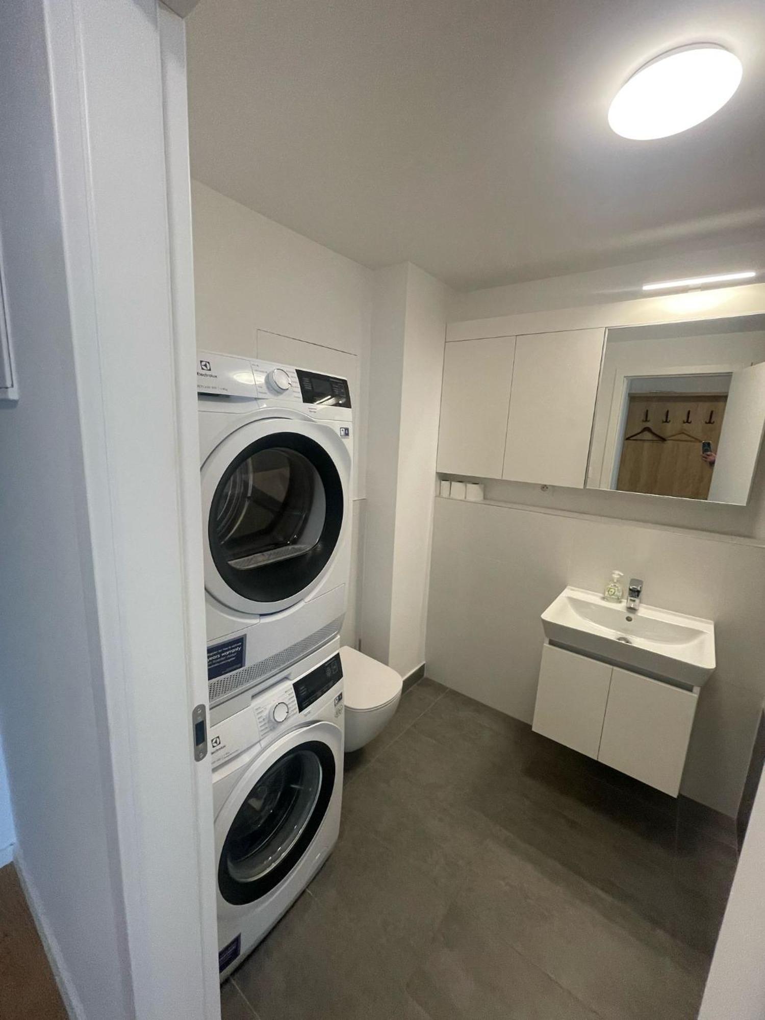 New Downtown Apartment Couple Minute From The Old Town Bratislava Eksteriør bilde